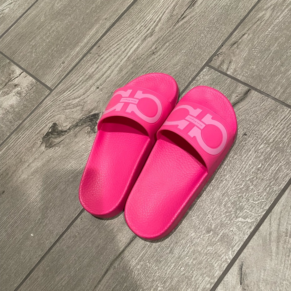 Ferragamo  fuchsia slides